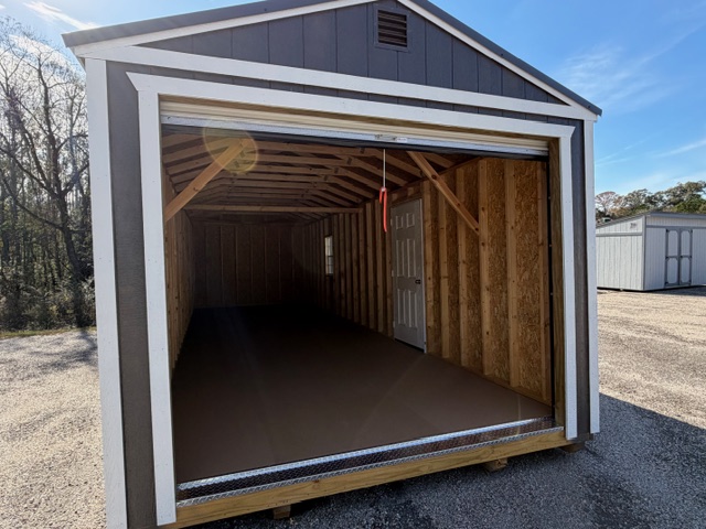 12×32 Garage