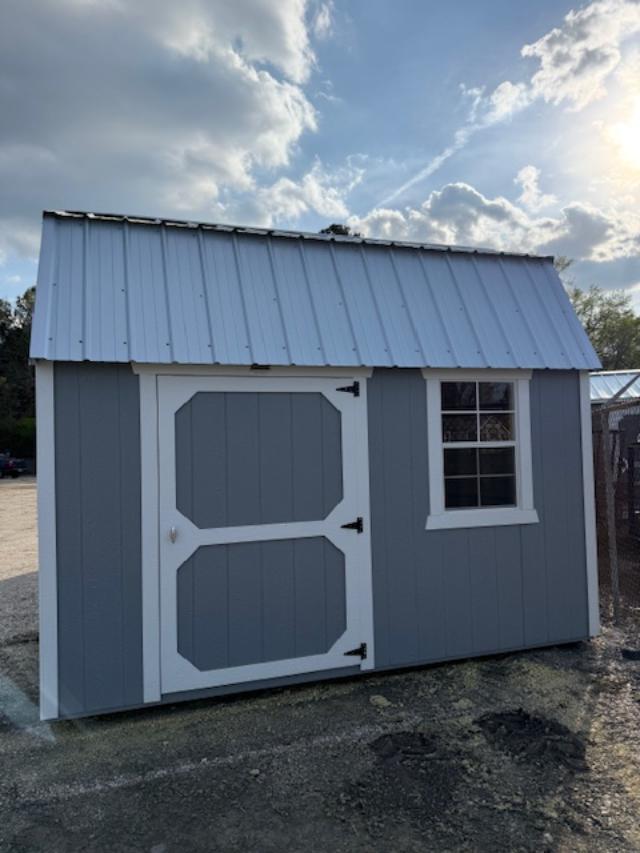 8 × 12 lofted barn shed for sale in Bladenboro, North Carolina