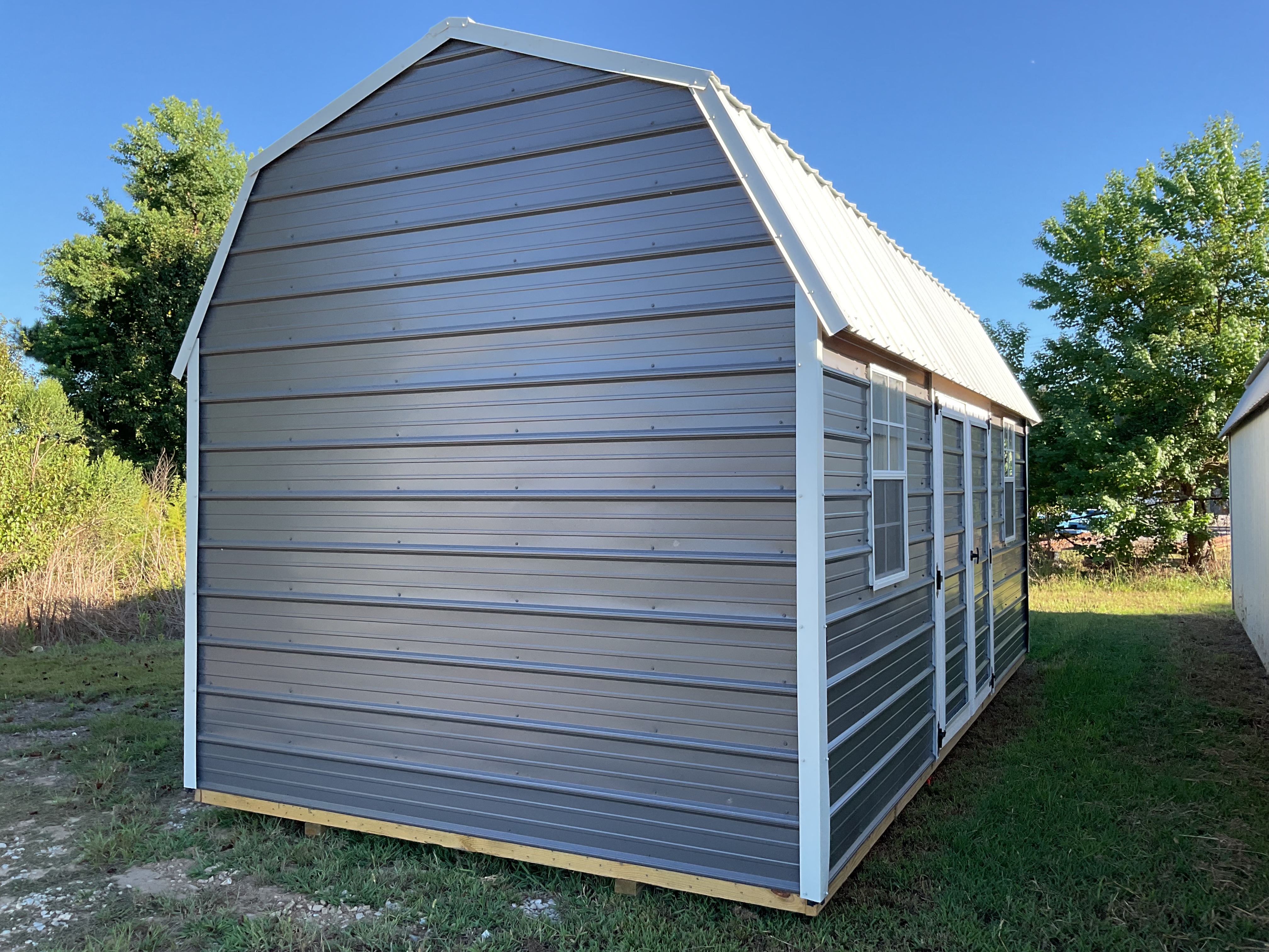Side Lofted Barn