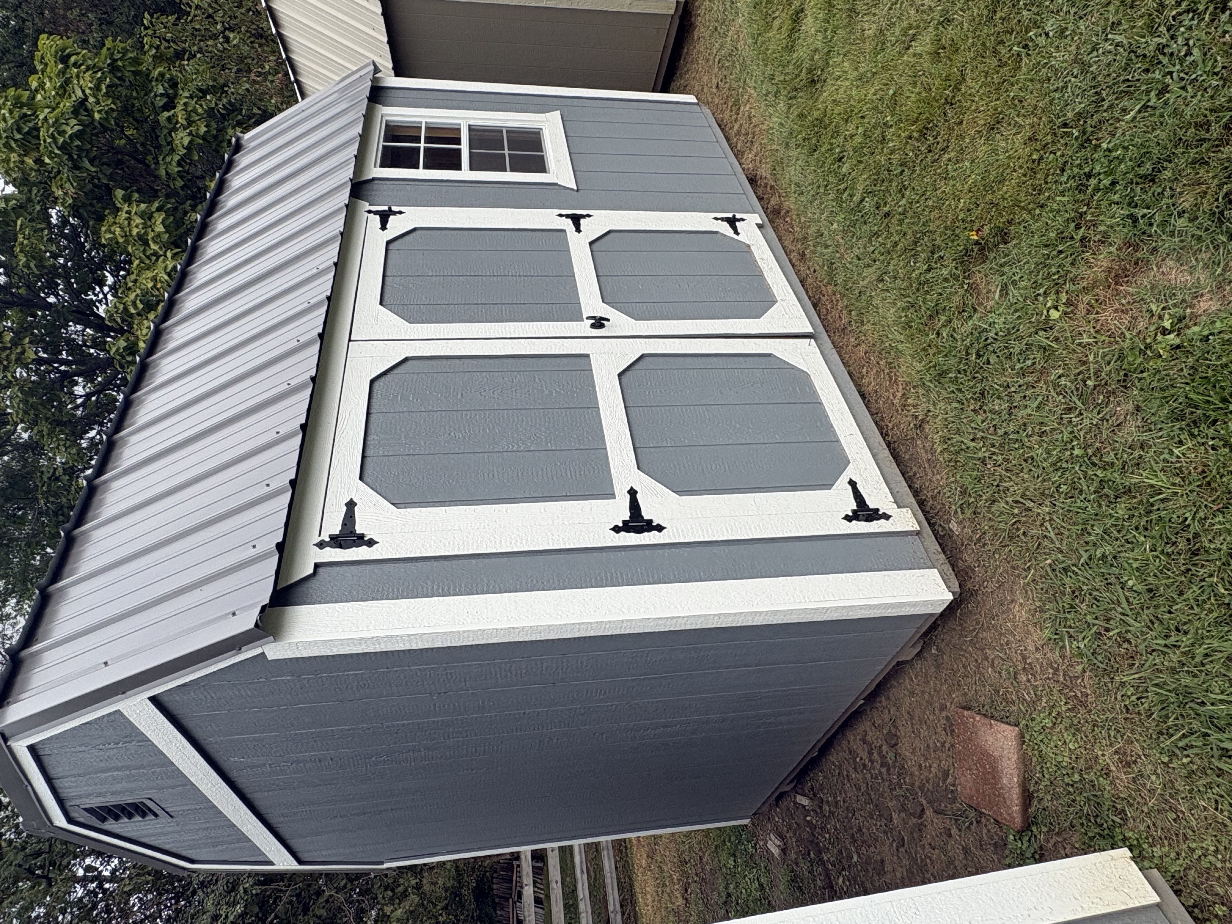 Side Lofted Barn