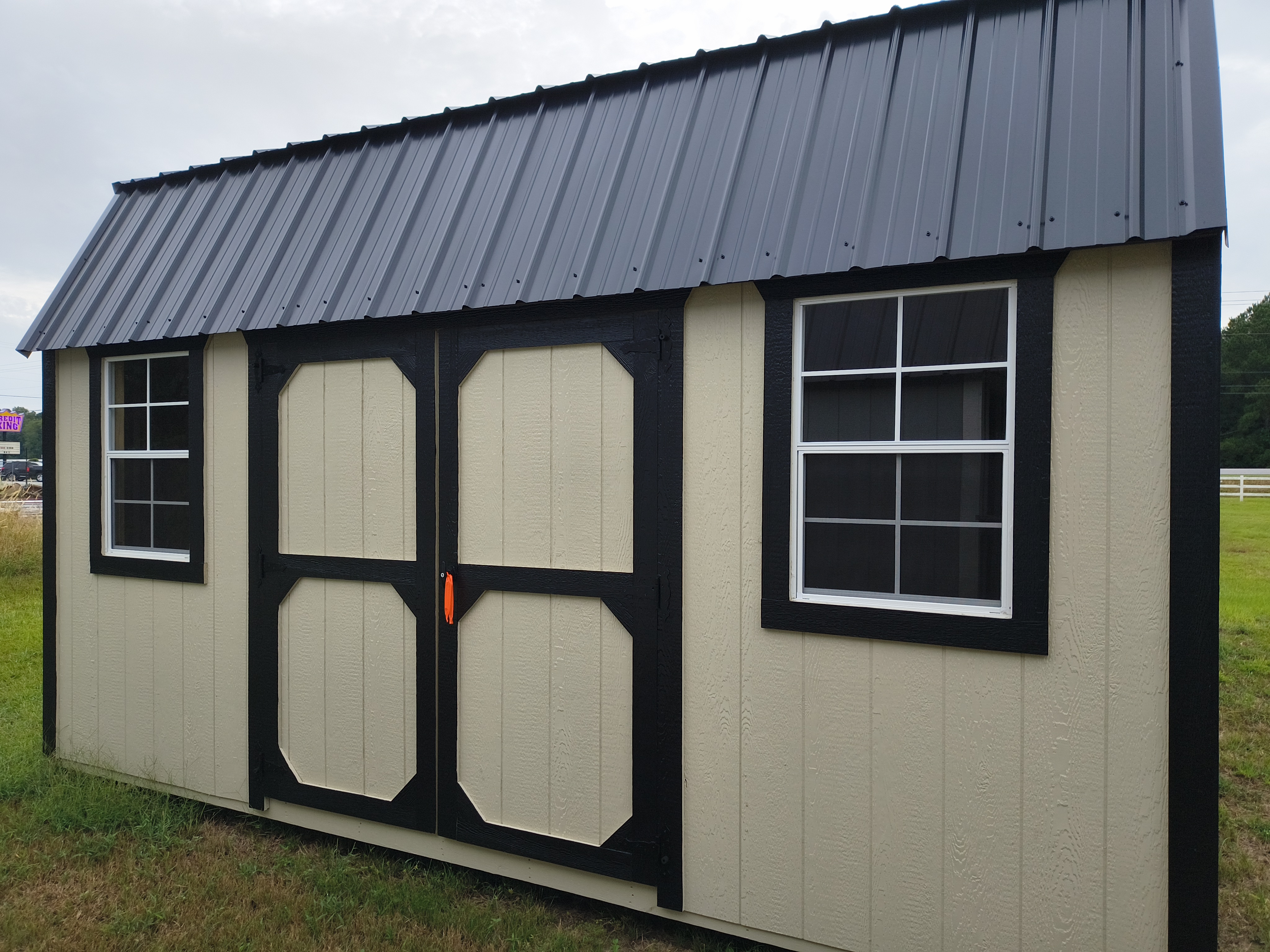 Side Lofted Barn