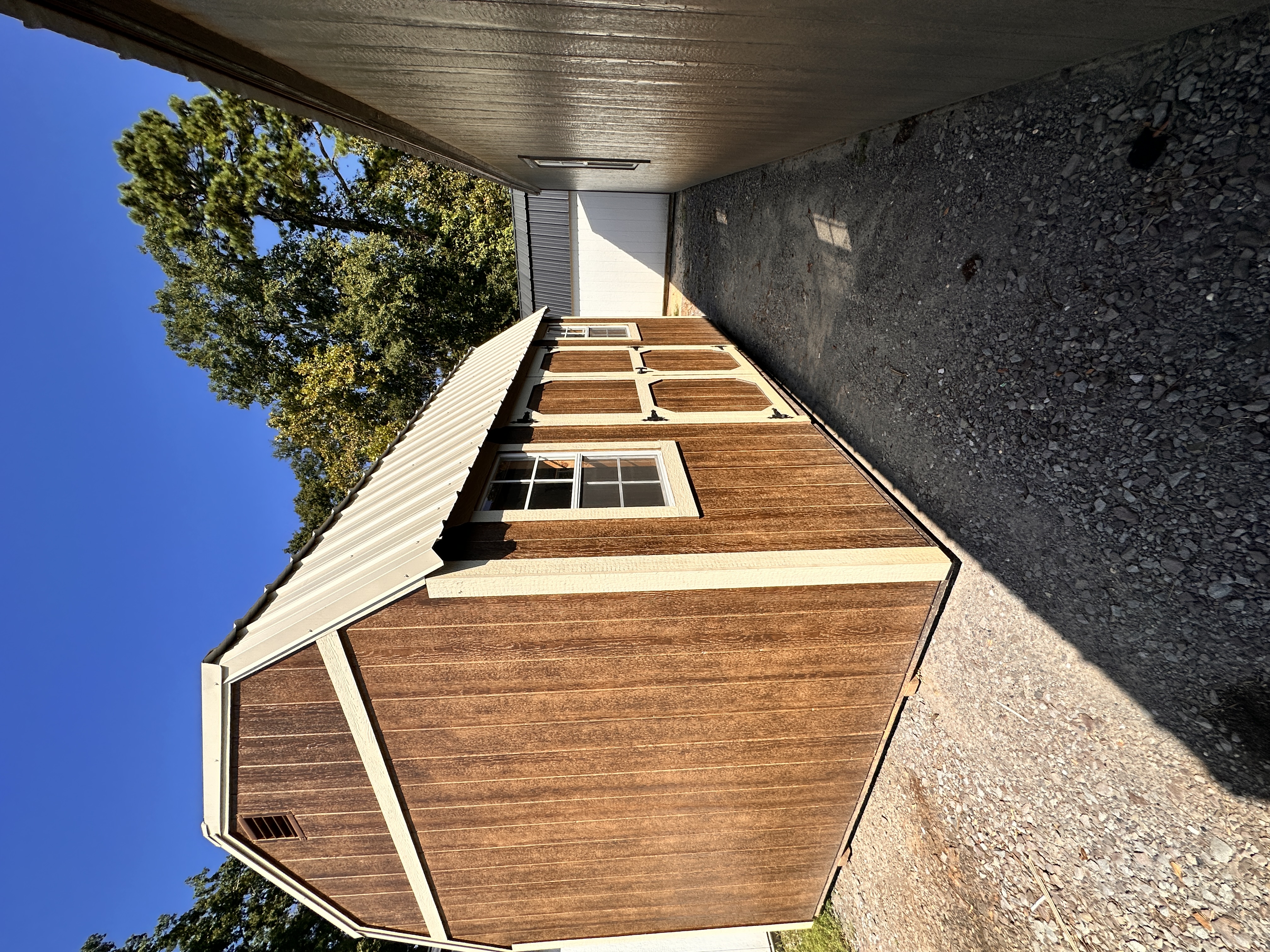 Side Lofted Barn
