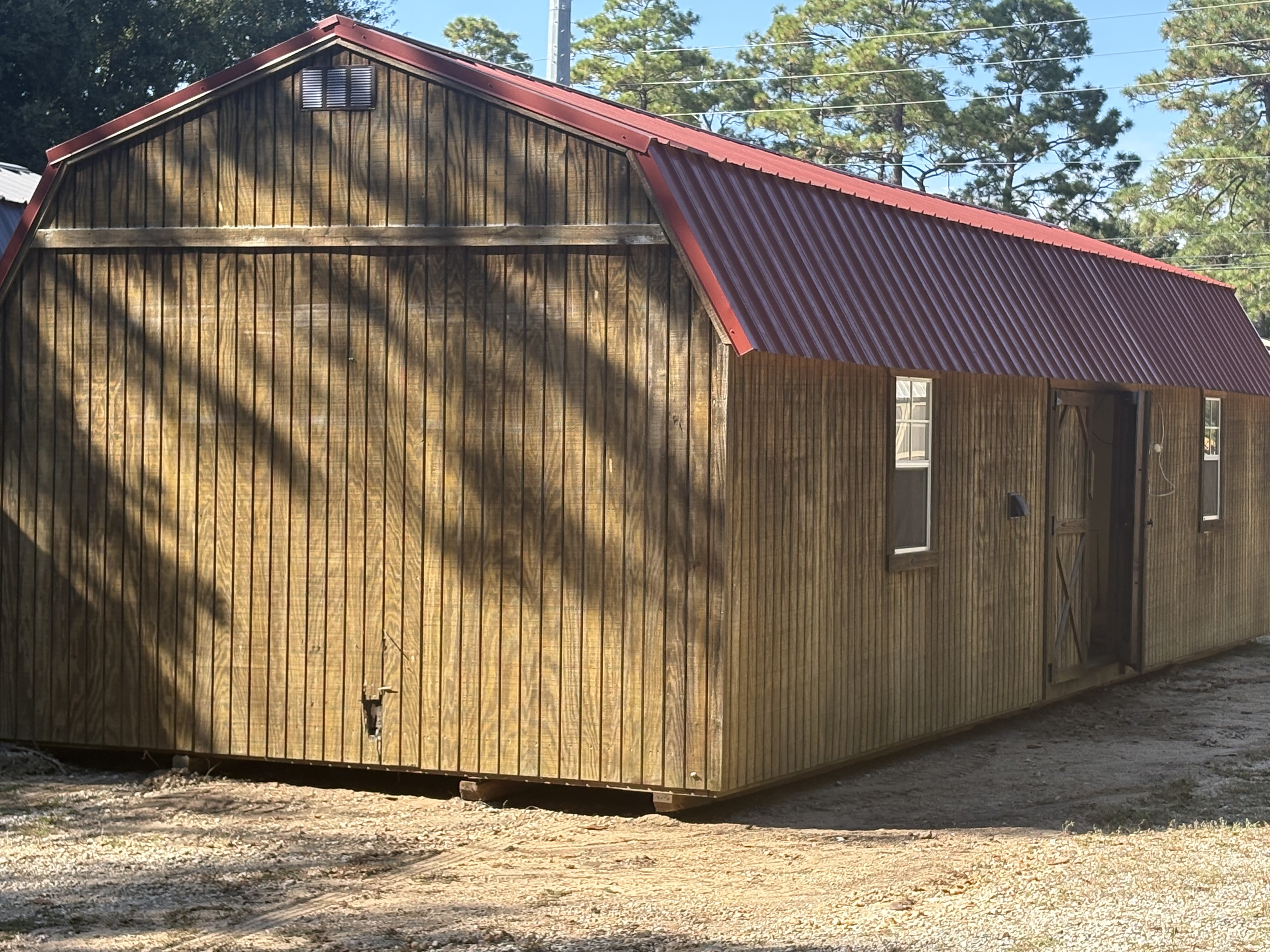 Side Lofted Barn