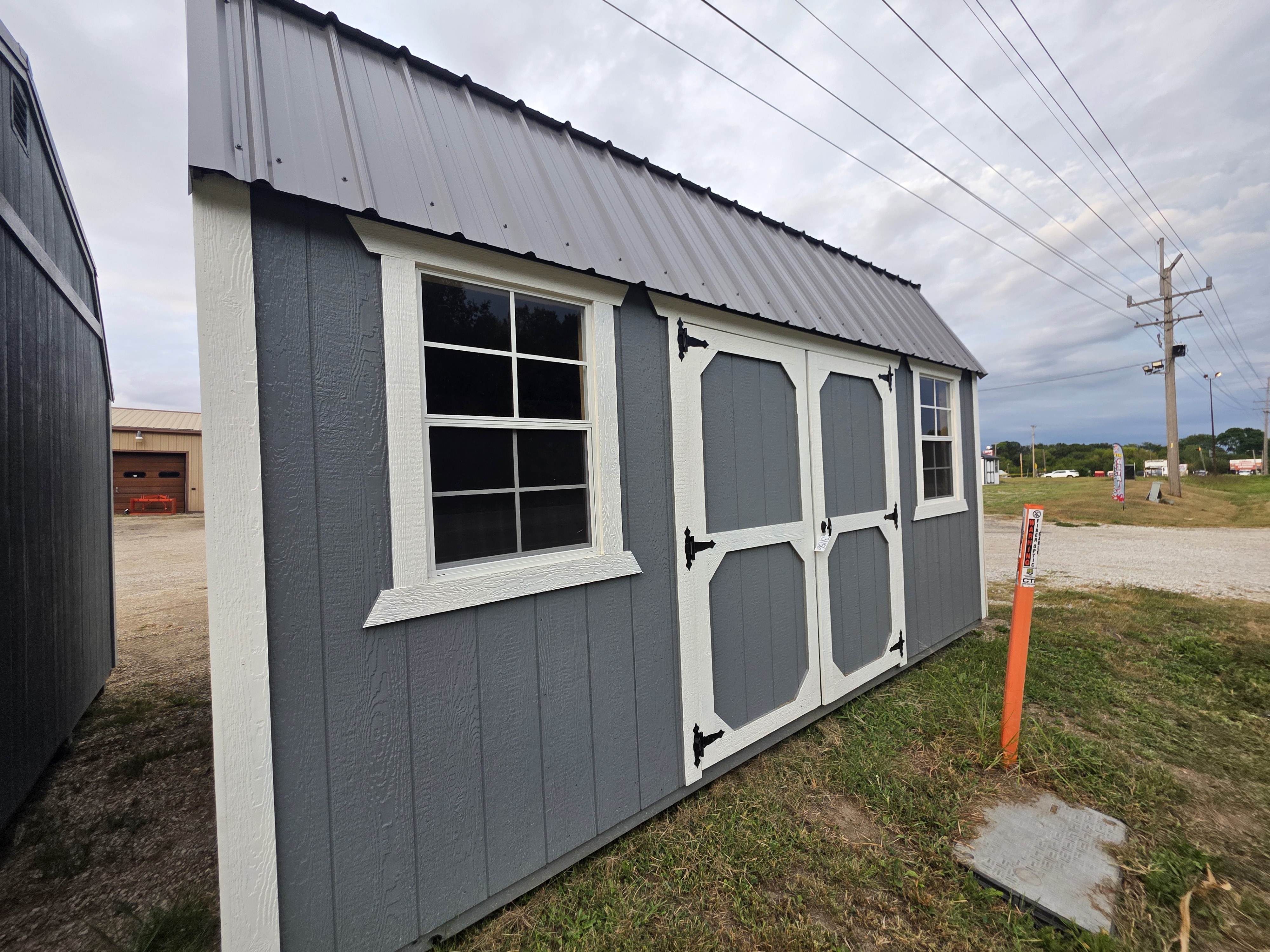 10×16 Side Lofted Barn in Pana, IL