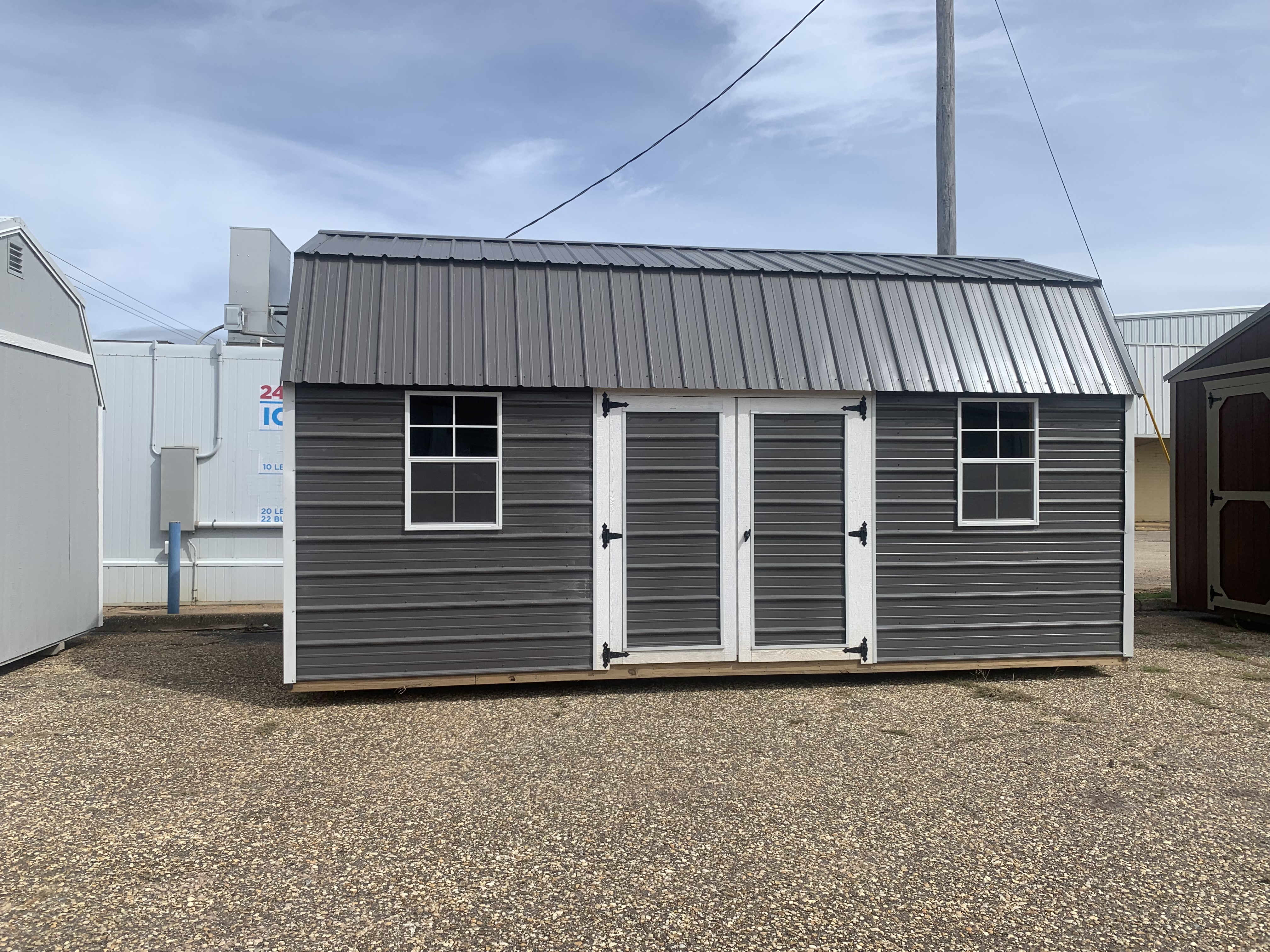 Side Lofted Barn