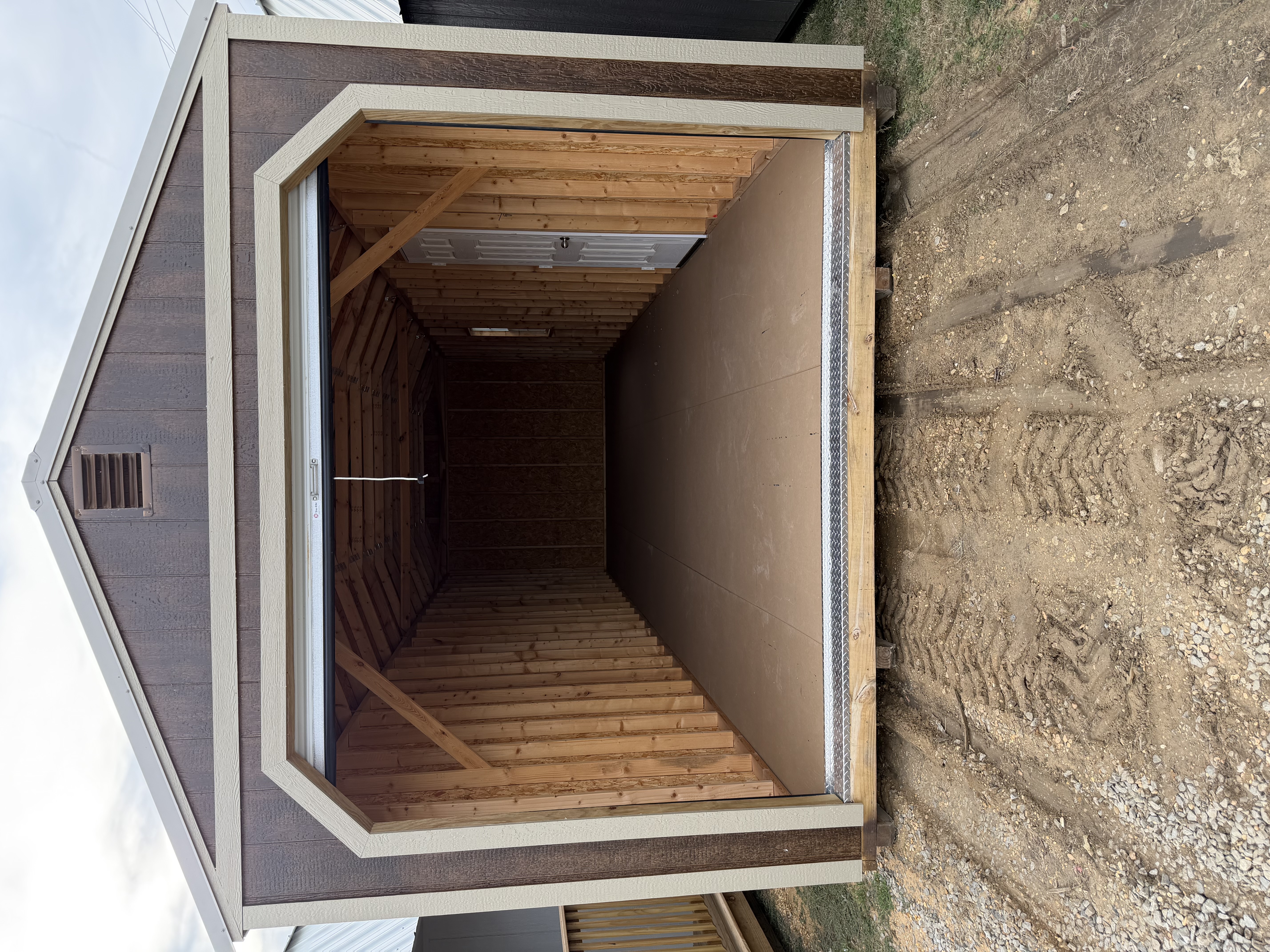 12×32 Garage