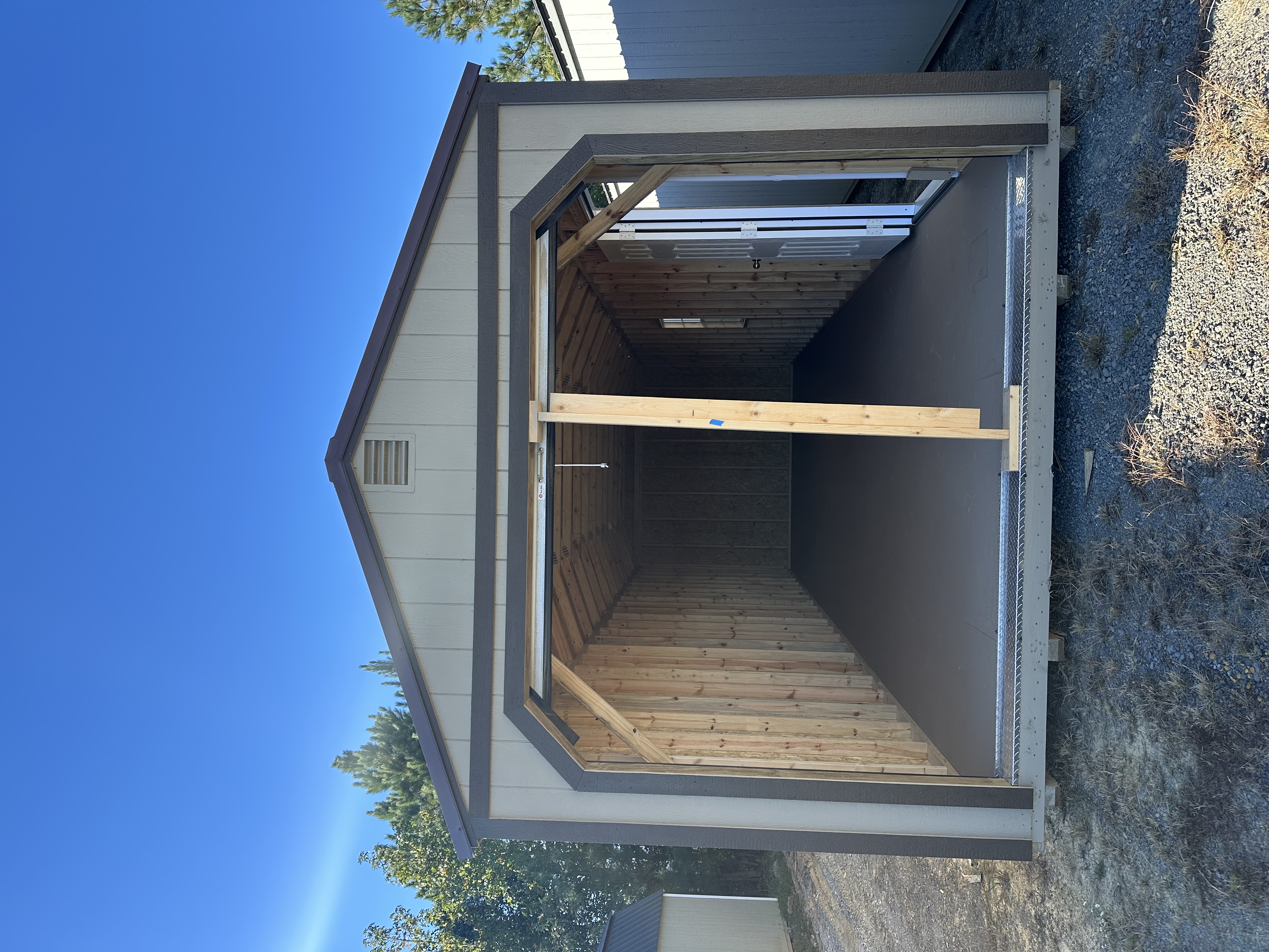 12×32 Garage